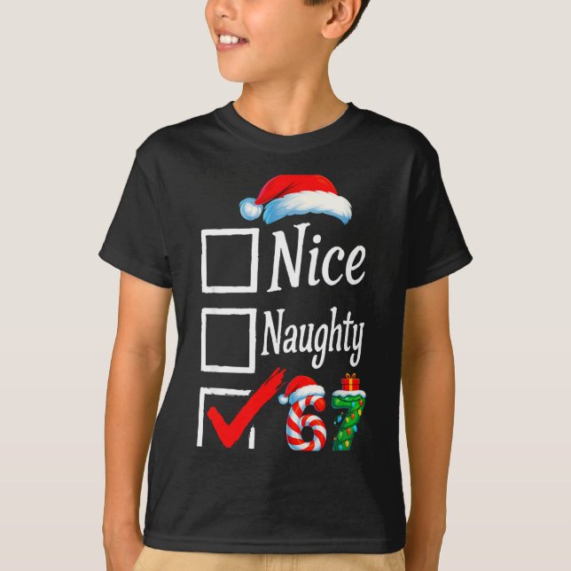 Camiseta 6 7 Meme Nice Naughty 67 Christmas Brain Rot Funny (Frente)