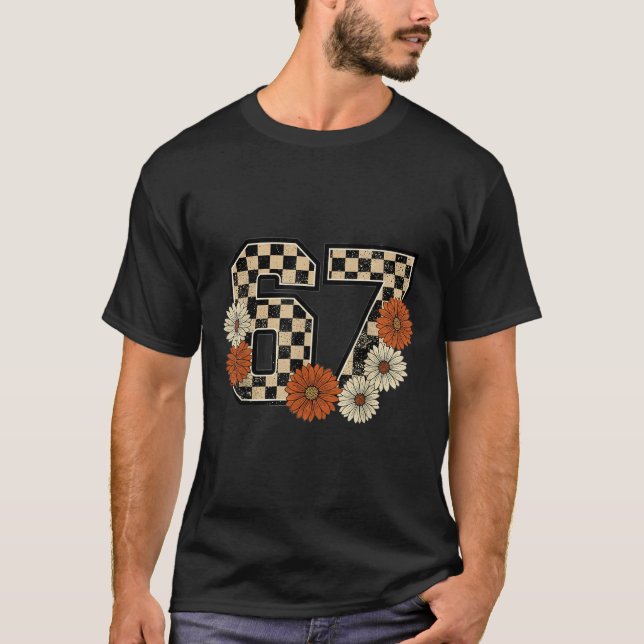 Camiseta 6 7 Retro Fall Meme Checkerboard Tee Haunted  (Frente)