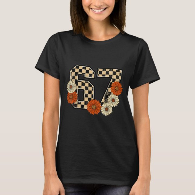 Camiseta 6 7 Retro Fall Meme Checkerboard Tee Haunted By 67 (Frente)