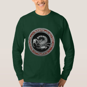 Camiseta [700] Escorpião de Prata Sagrado a Preto