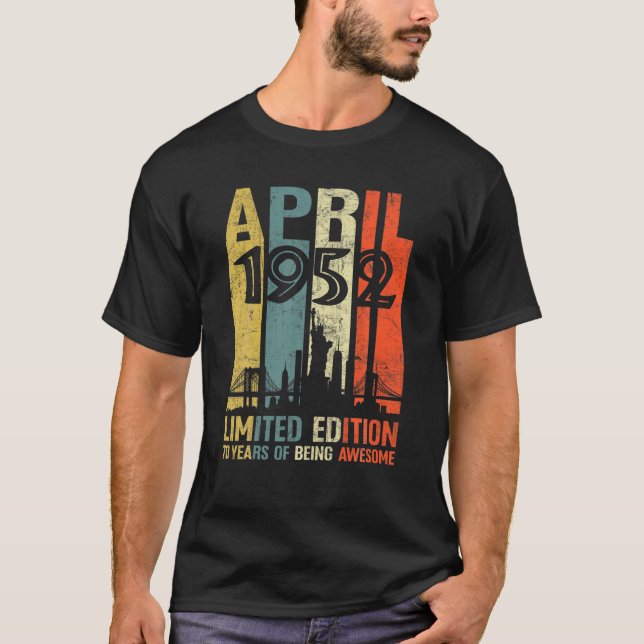 Camiseta 70 Birthday Gift 70 Year Old April 1952 Limited (Frente)