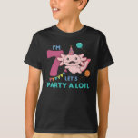 Camiseta 7 Birthday Axolotl, 7 anos, Sweet Axolotls<br><div class="desc">Um Axolotl é doce para crianças com sete anos de idade. Um presente para o 7. Então o aniversário da criança pode vir com muitos balões coloridos e cores coloridas. Um jogo de palavras divertido.</div>