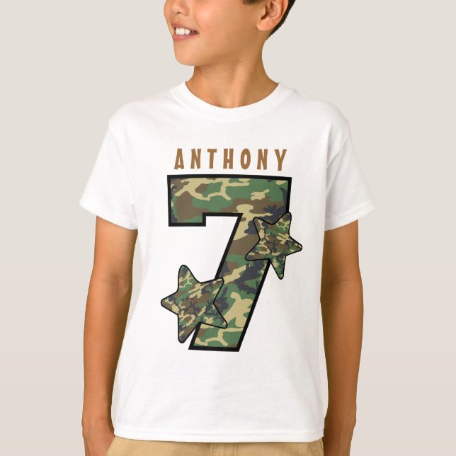 Camiseta 7 Birthday Boy Camo e Stars Nome Personalizado V01 (Frente)