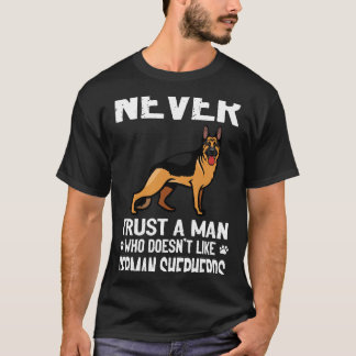 Camiseta 7 Nunca Confie Em Um Homem Que Não Gosta De Pastor