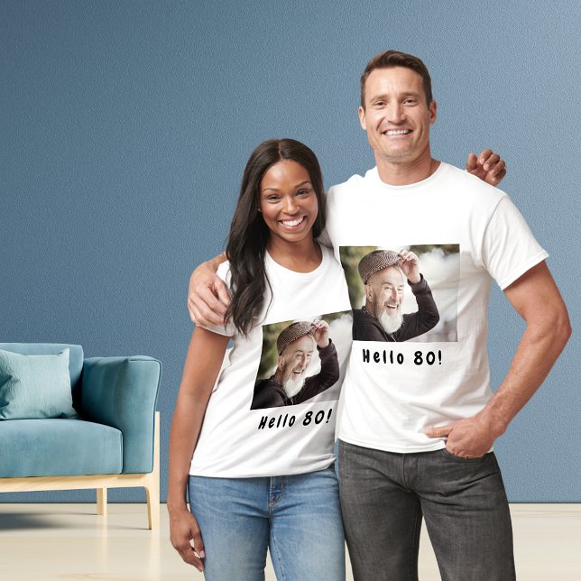 Camiseta 80 de aniversário com foto personalizada saudação  (Criador carregado)