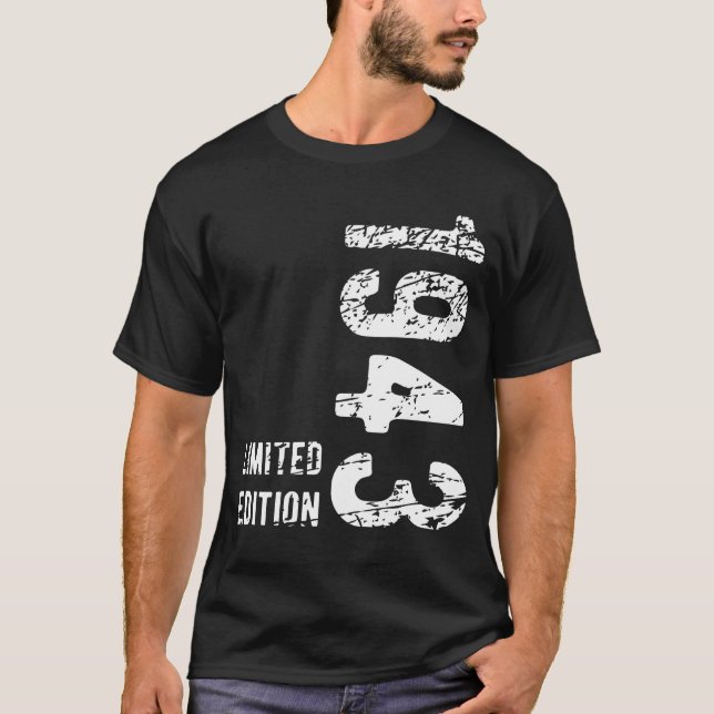 Camiseta 81ruas Aniversário Presente 1943 Edição Limitada 8 (Frente)