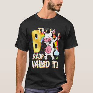 Camiseta 8th Grade Dabbing Cow Graduation Class Of 2022 Kid