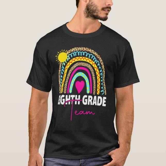 Camiseta 8th Grade Teacher Rainbow Back To School Hello Eig (Frente)
