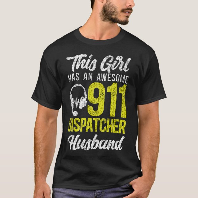 Camiseta 941 Dispatcher Thin Dourado Line This Girl Has An (Frente)