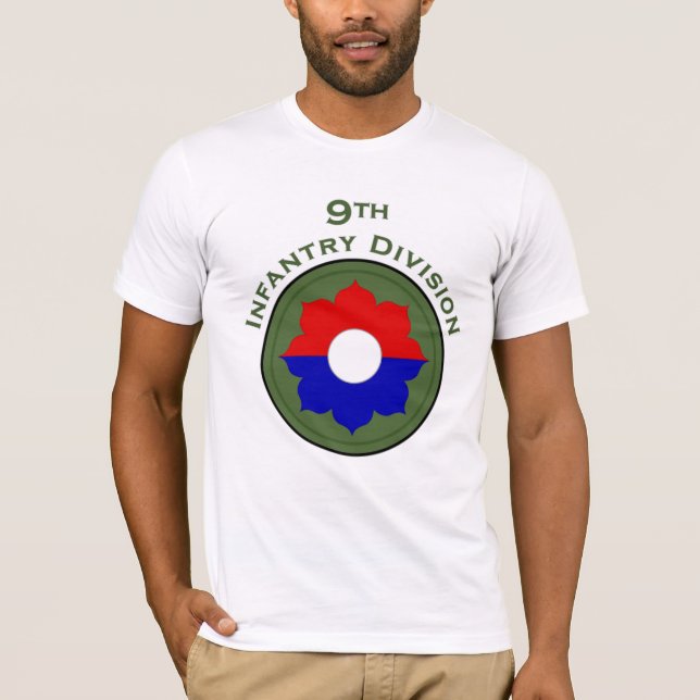 Camiseta 9o T-shirt do remendo de ombro da divisão de (Frente)