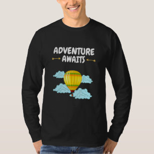 Camiseta A Adventure Aguarda Aguardações do Balão de Ar Que