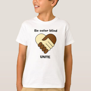 Camiseta A anti agitação da mão do tema do racismo caço