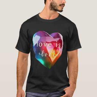 Camiseta A Arte do Amor é o Amor: Coração Colorida