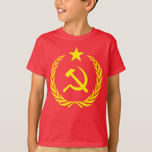 Camiseta A bandeira comunista da guerra fria caçoa o