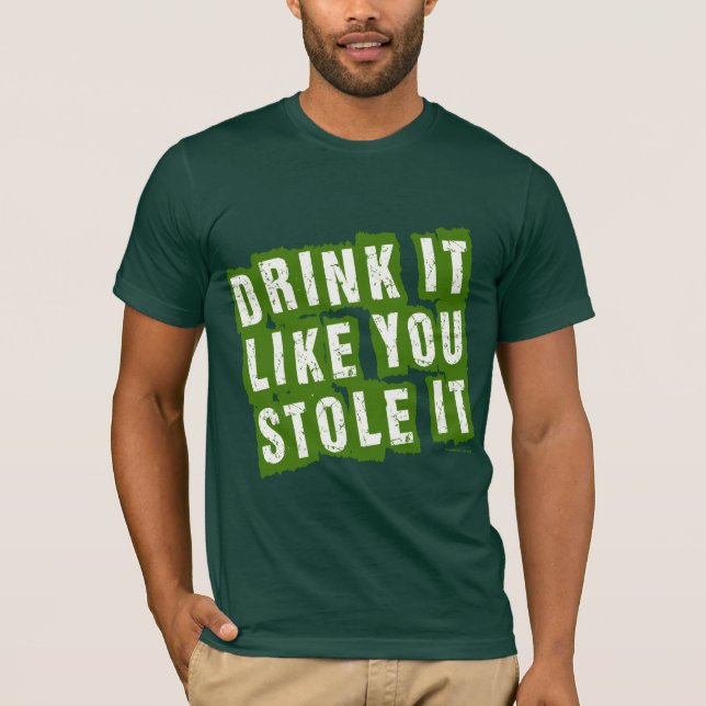 Camiseta A bebida que gosta de você ROUBOU-O! (Frente)