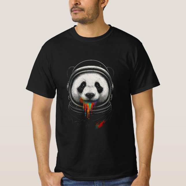 Camiseta A black and white panda bear wearing a space suit (Frente)