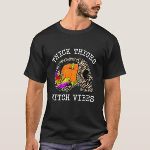 Camiseta A Bruxa Espessa Coxa Vibes Halloween Bruxa Hex