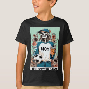 Camiseta A carta de tarô da mamãe do futebol americano esqu