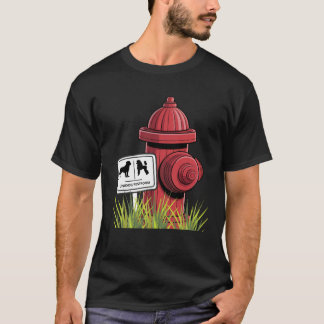 CAMISETA A CARTOON FIRE HYDRANT WITH SIGN: UNIDOG RESTROOM