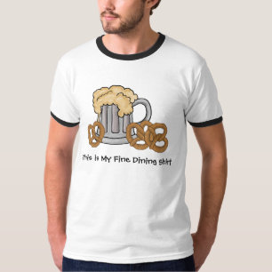 Camiseta A cerveja e os pretzeis multam o jantar do t-shirt