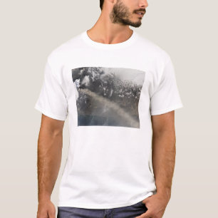 Camiseta A cinza e o vapor continuam a billowing