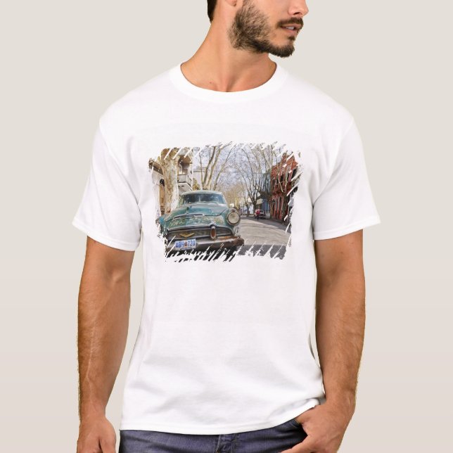 Camiseta A cor oxidada e flocoso de um carro velho (Frente)