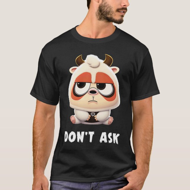 Camiseta A Cute Little Teddy Bear with Horns Saying Don't A (Frente)