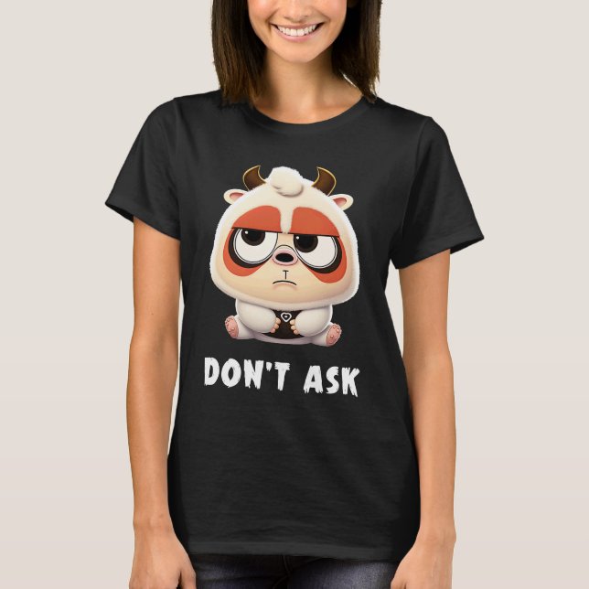 Camiseta A Cute Little Teddy Bear with Horns Saying Don't A (Frente)