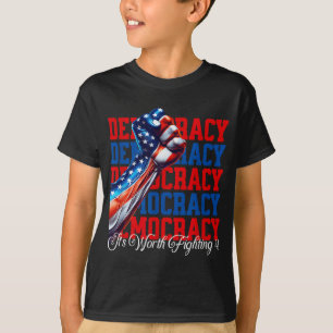 Camiseta A Democracia Anti-Trump Merece Luta 4