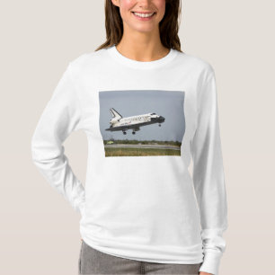 Camiseta A descoberta do vaivém espacial aproxima a