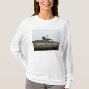 Camiseta A descoberta do vaivém espacial aproxima a