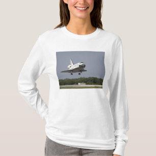 Camiseta A descoberta do vaivém espacial aproxima a