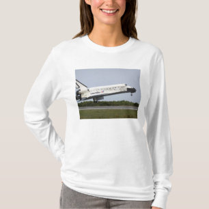 Camiseta A descoberta do vaivém espacial aproxima a