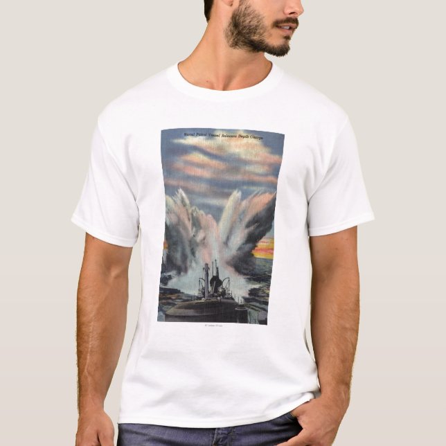 Camiseta A embarcação de patrulha naval libera a granada (Frente)