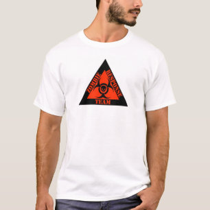 Camiseta A equipe da resposta do zombi mantem a calma e