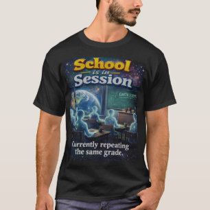 Camiseta A Escola Está em Sessão