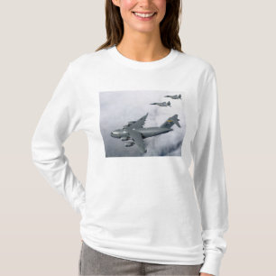 Camiseta A escolta de F-15B Eagles o primeiro Havaí-baseou