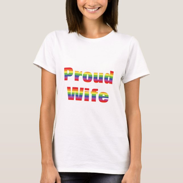 Camiseta A esposa orgulhosa do t do orgulho gay lésbica (Frente)