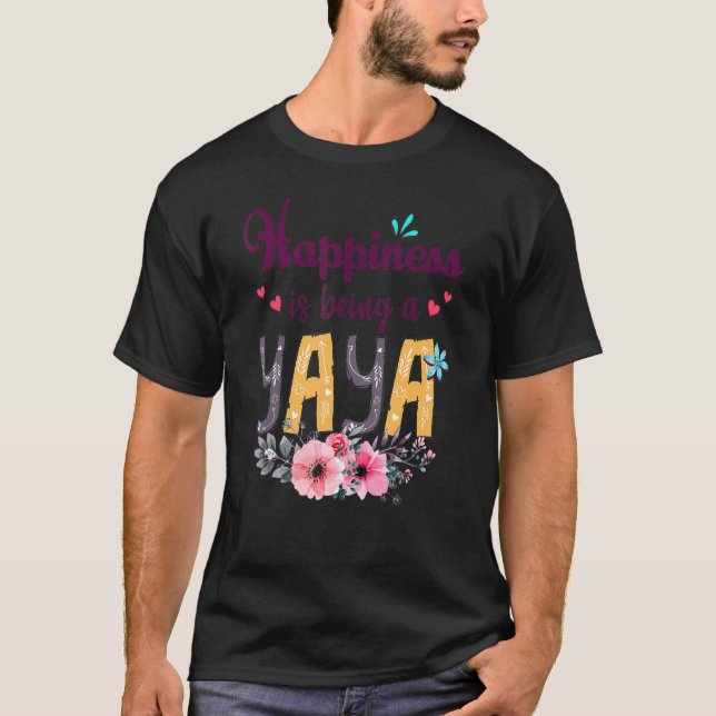 Camiseta A Felicidade É Um Decor Floral De Yaya Ever. (Frente)