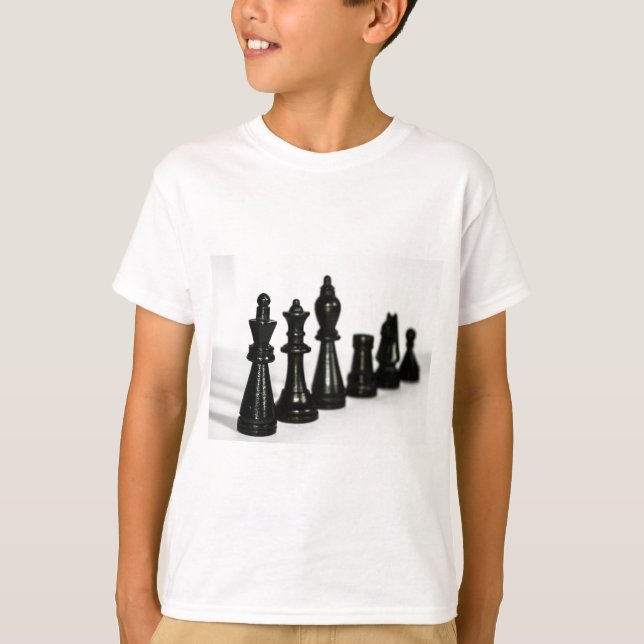 Camiseta A figura preta da xadrez remenda a perspectiva (Frente)