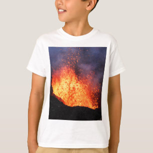 Camiseta A fonte da lava quente entra em erupção do vulc