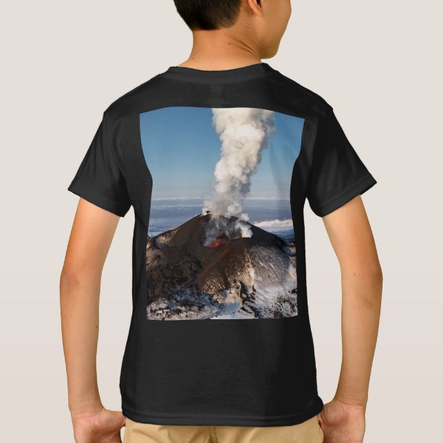 Camiseta A fonte da lava quente entra em erupção do vulcão (Verso)