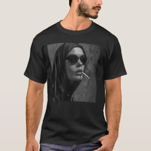 Camiseta A freira quente fuma cigarro, freira rebelde