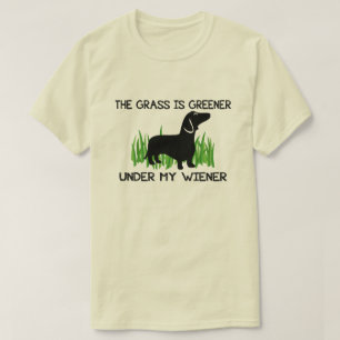 Camiseta A grama é mais verde sob meu Wiener