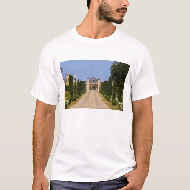 Camiseta A imponente entrada do Chateau Haut Sarpe, o (Frente)
