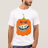 A Jack-O-Lanterna apoia o vidro do nerd do geek da