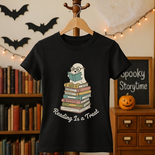 Camiseta A Leitura De Bibliotecas De Dias de as Bruxas engr (Criador carregado)