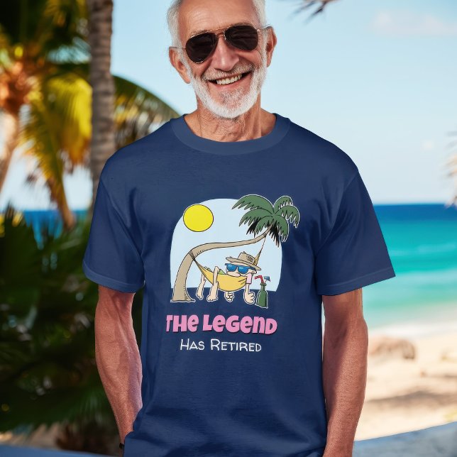 Camiseta A Lenda Aposentou O Engraçado Chill Hammock (happy retiree on tropical beach)