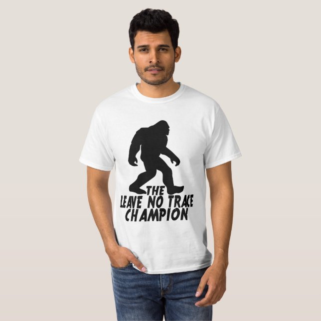 Camiseta A Licença Sem Rastreio Campeão Engraçado (Frente Completa)