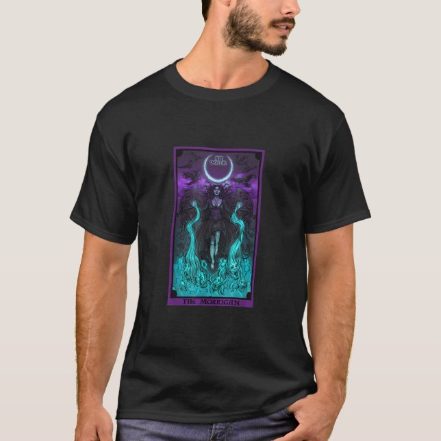 Camiseta A Lua Tripla da Bruxa Gótica Pagan Morrigan (Frente)